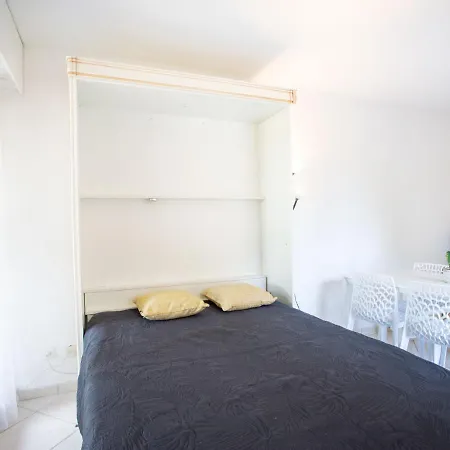 Port De La Gavine-24 By Interhome * Hyères